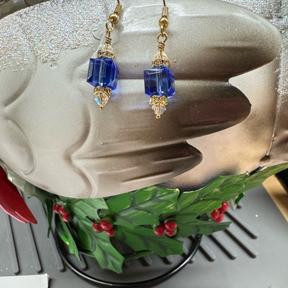 Jewelry - September Birthday 🎂 Sapphire Swarovski and Gold Earrings 2/$22